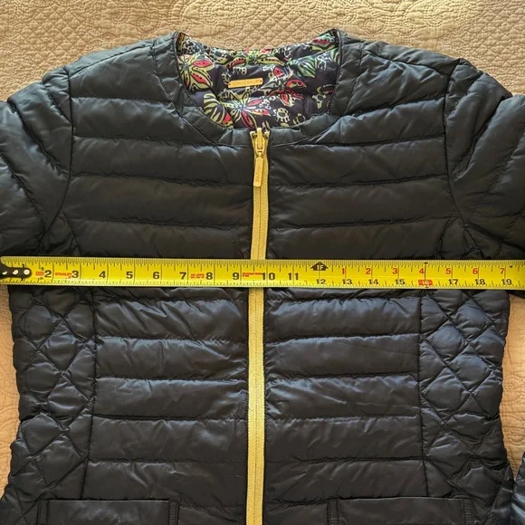 Lilly Pulitzer reversible down jacket Navy/floral - Picture 9 of 17